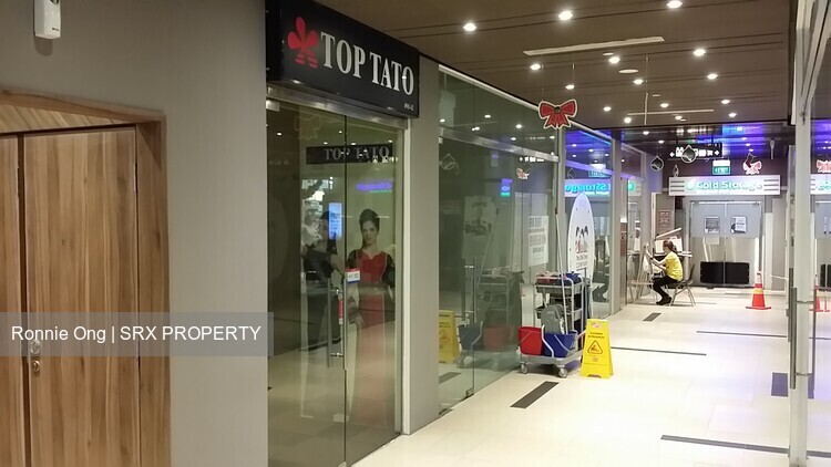 East Village (D16), Retail #329907451